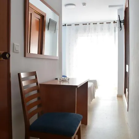 Отель L'escala 2*